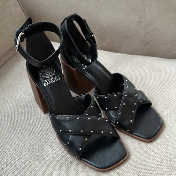 Vince Camuto Nilambie Studded Ankle Strap Sandal In Black Soft Silky Leather sz9 - Picture 5 of 6